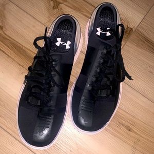 Brand new without tags UNDER ARMOUR brand womans 7.5